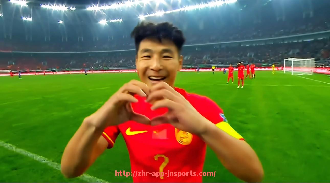 江南体育APP下载-德甲球队比赛球衣大全：设计、颜色与历史传承